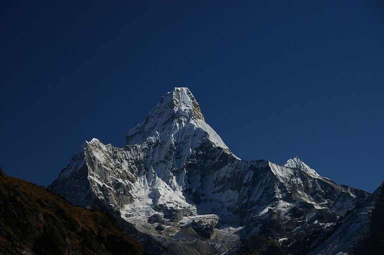 Ama Dablam Mountain Photo By Ben Tubby [CC BY 2.0 (http://creativecommons.org/licenses/by/2.0)], via Wikimedia Commons