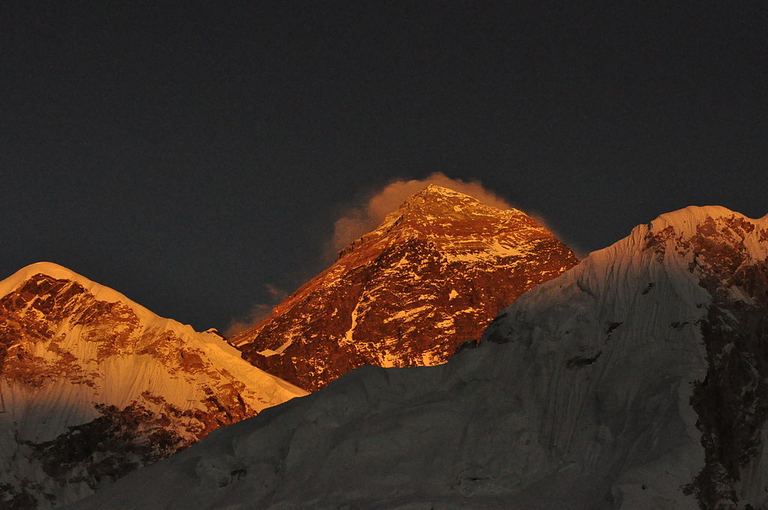Mount Everest Photo By Anju Sherpa (Own work) [CC BY-SA 3.0 (http://creativecommons.org/licenses/by-sa/3.0)], via Wikimedia Commons